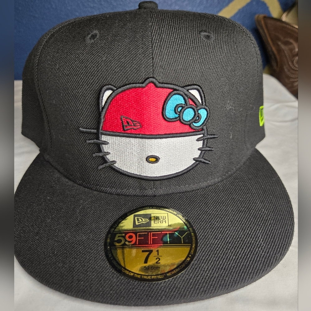 New Era 59Fifty Fitred HELLO KITTY x NEW ERA Fitted Rare.